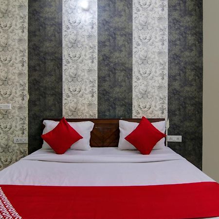 Hotel Yash House New Delhi Bagian luar foto