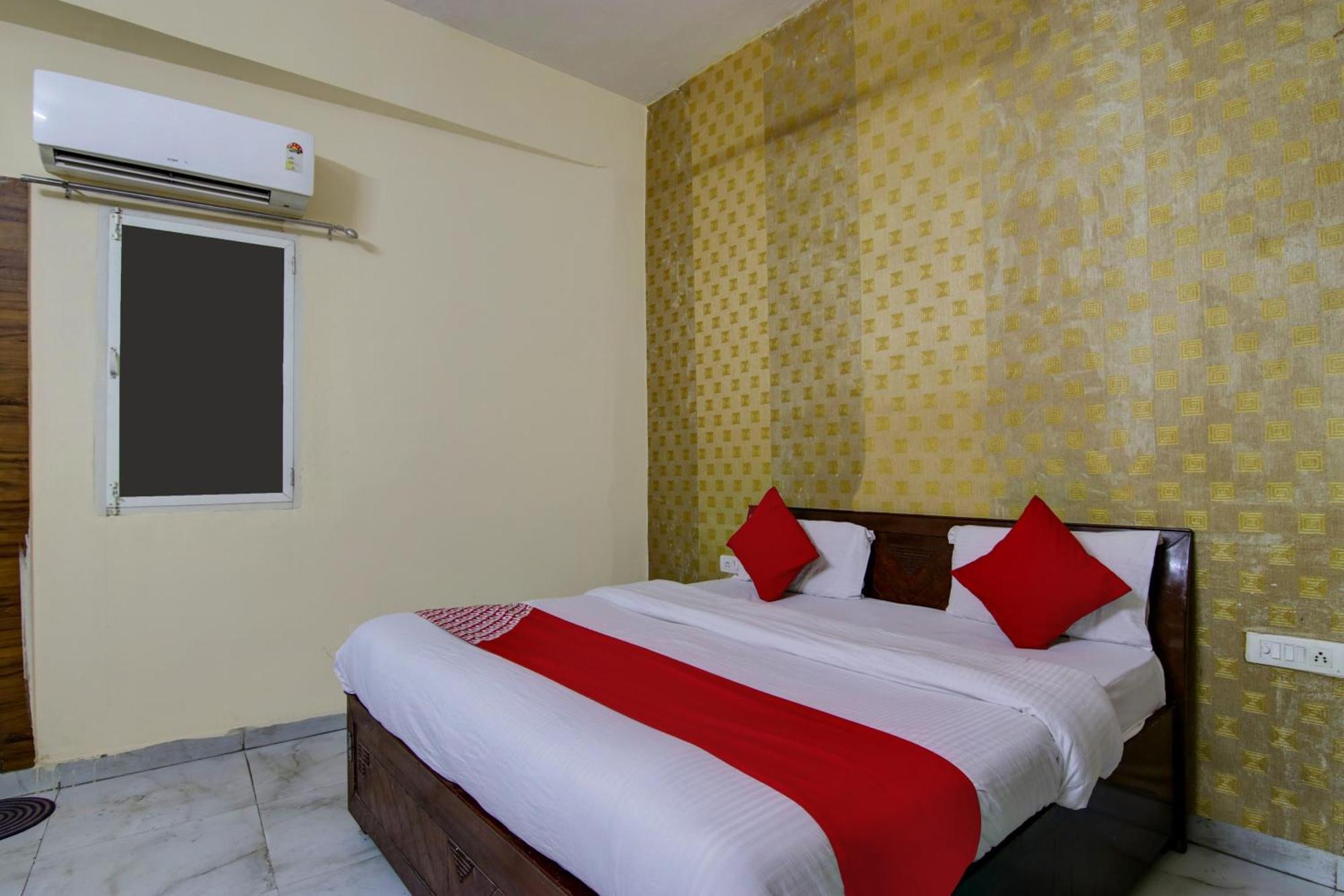 Hotel Yash House New Delhi Bagian luar foto